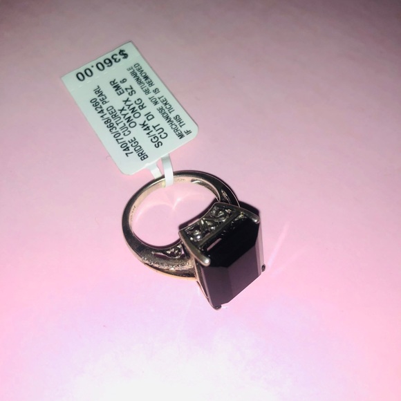 Bridge Culture Onyx Ring - Picture 3 of 5